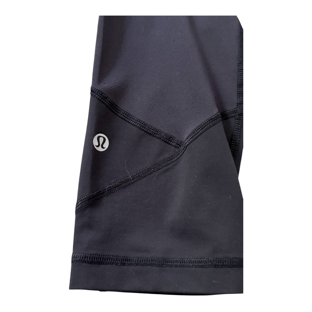 Women’s Lululemon Cropped Navy Blue Leggings! Size 4! - Picture 7 of 9
